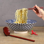 Bild in der Galerie öffnen: Suppenschale Seigaiha Porzellan - japanisches Muster