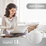 Bild in der Galerie öffnen: Porzellan-Teekanne „Swansea“ 1,6 L weiß mit Siebeinsatz – URBAN LIFESTYLE
