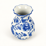 Bild in der Galerie öffnen: Bauchige Vase mit Blumendekor aus erhöhter Perspektive