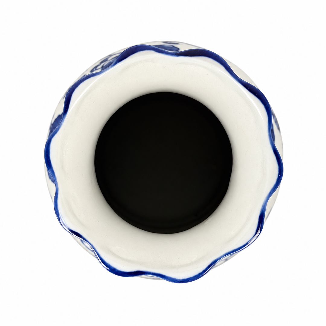 Gewellter blauer Vasenrand und Öffnung von oben