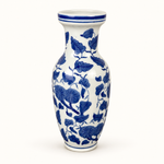 Bild in der Galerie öffnen: Chinoiserie-Vase Blau-Weiß mit floralem Dekor – Vorderansicht