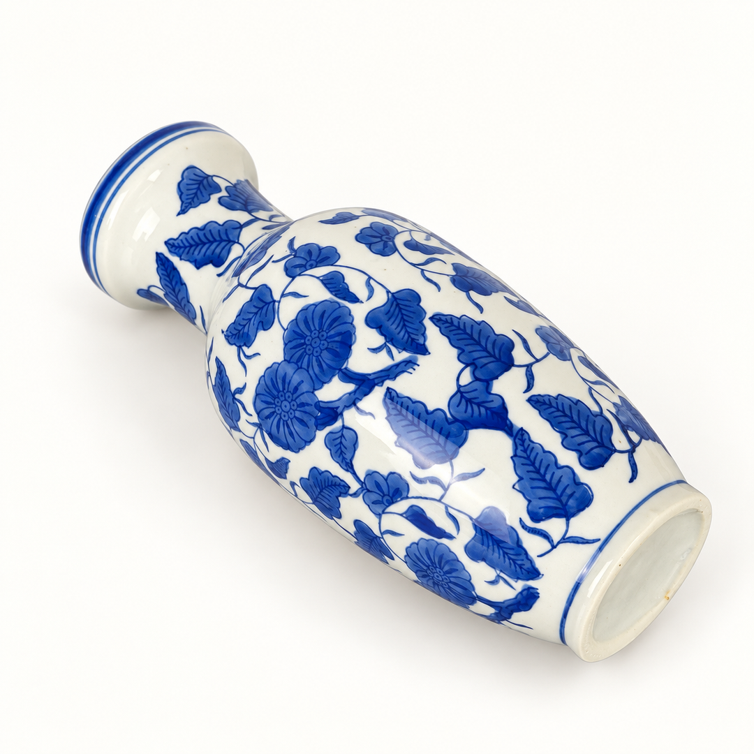 Unterseite und Fuß der blau-weißen Vase